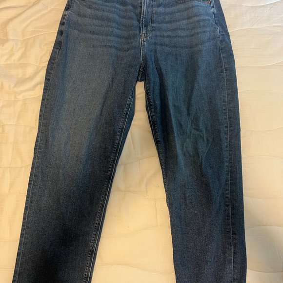 American Eagle Stretch Mom Jeans - Size 8 - Picture 2 of 3